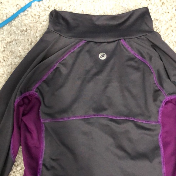 Aerie fit exercise sweater - Picture 3 of 3